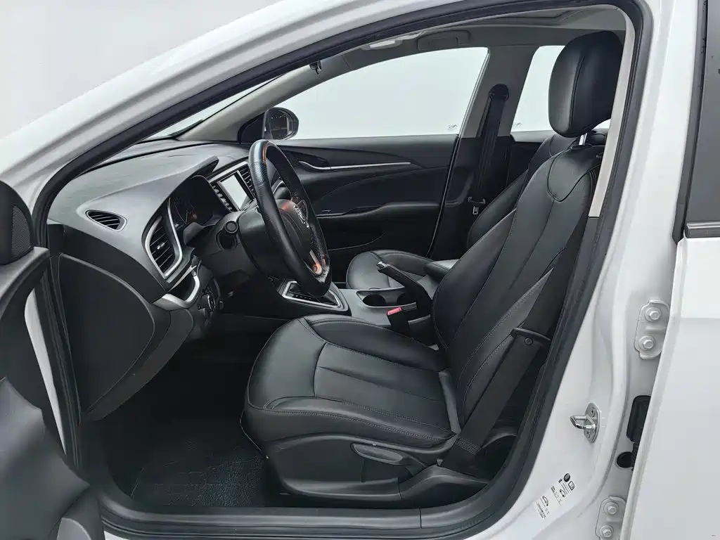 Buick Excelle — миниатюра 10