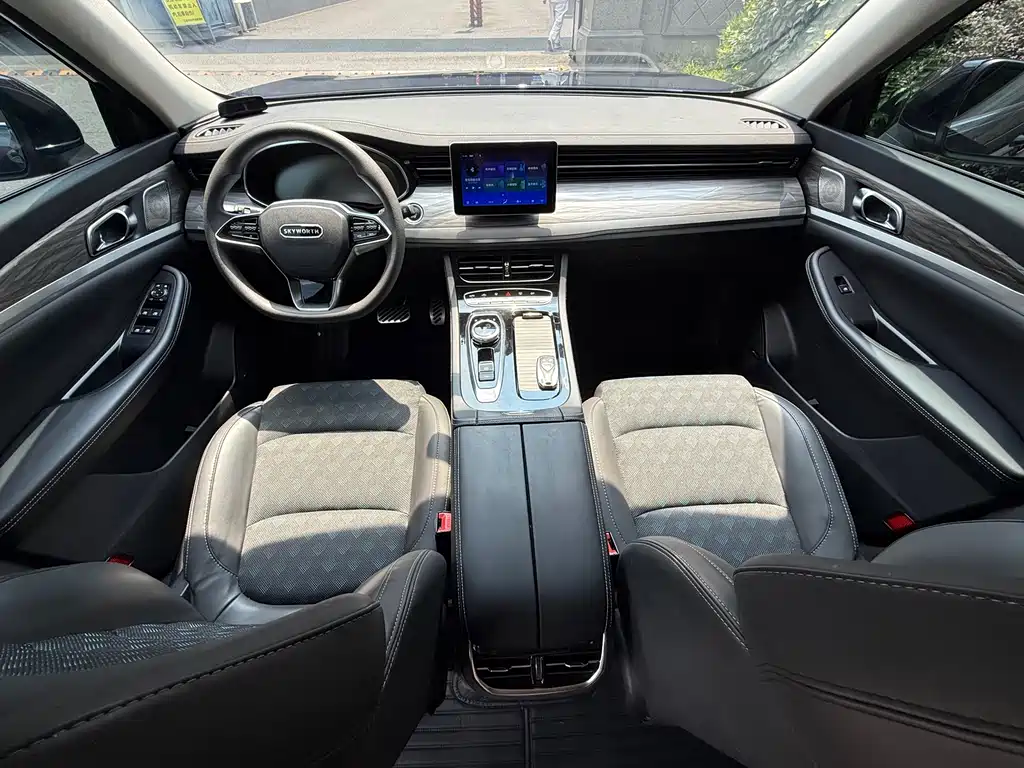 Skyworth EV6 — миниатюра 9