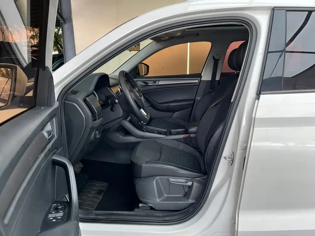 Skoda Kodiaq 2018 TSI330 5 мест Comfort
