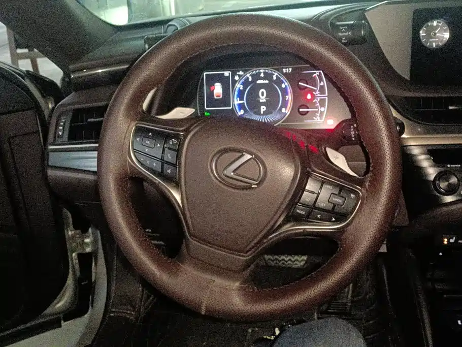 Lexus ES — миниатюра 15