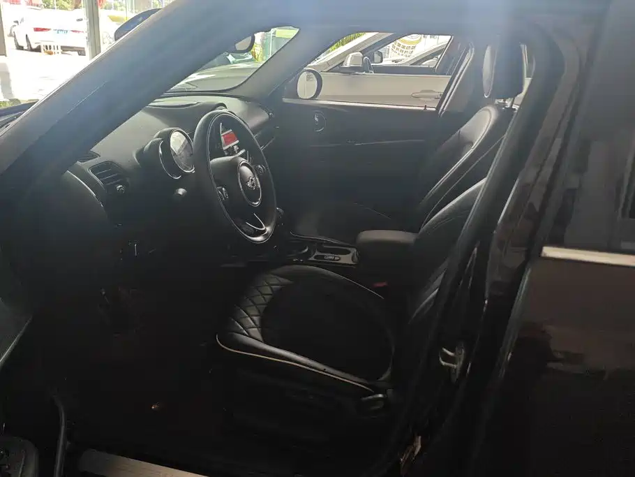 MINI Mini Clubman — миниатюра 9