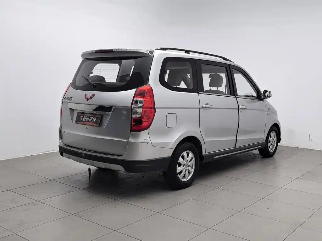 Wuling Hongguang — миниатюра 2