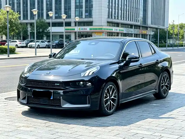 2019 Lynk & Co 03