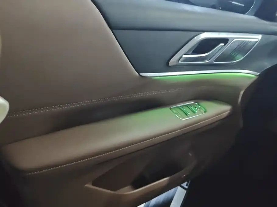 Wuling Xingguang L — миниатюра 7