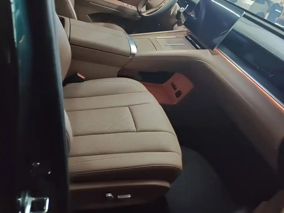 Wuling Xingguang L — миниатюра 8