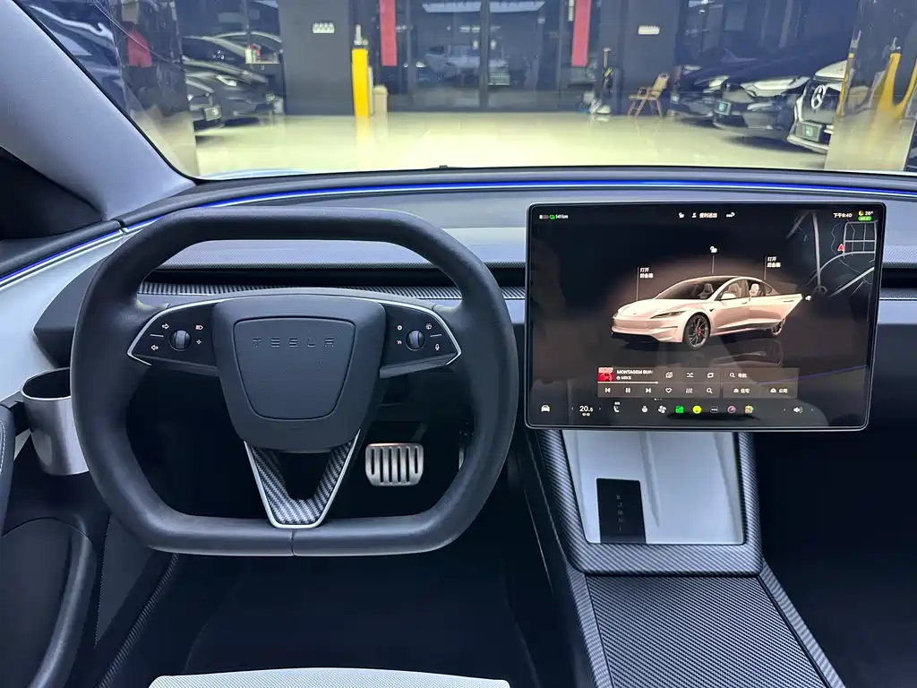 Tesla Model 3 — миниатюра 16