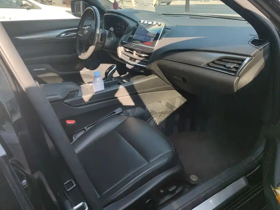 Cadillac CT5 — миниатюра 8