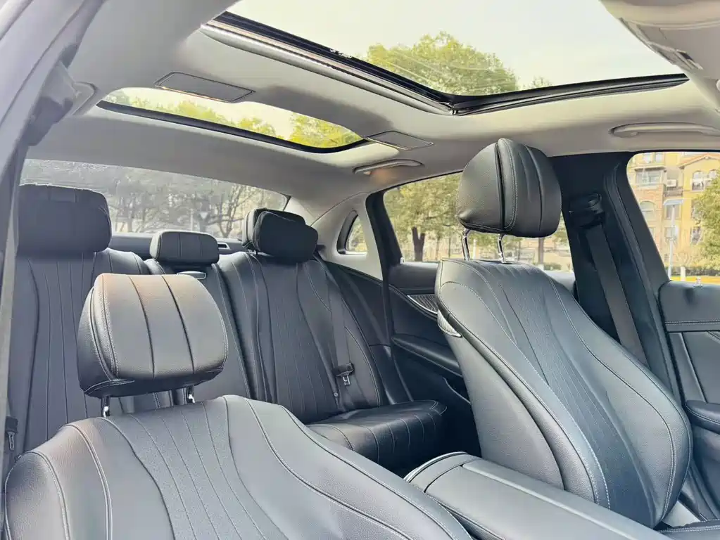 MERCEDES-BENZ E CLASS