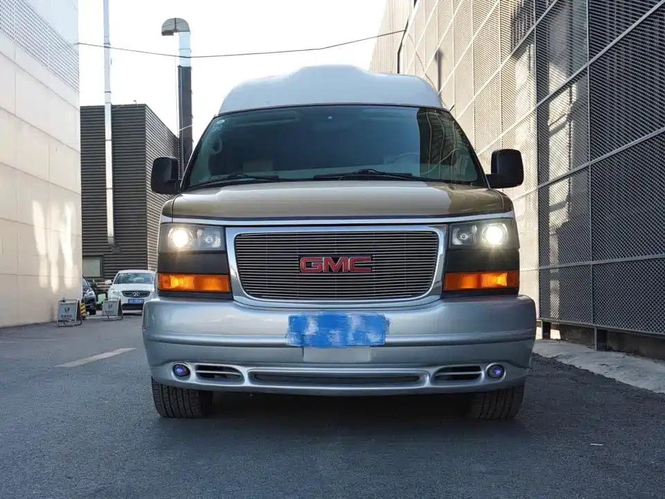GMC Savana — миниатюра 10