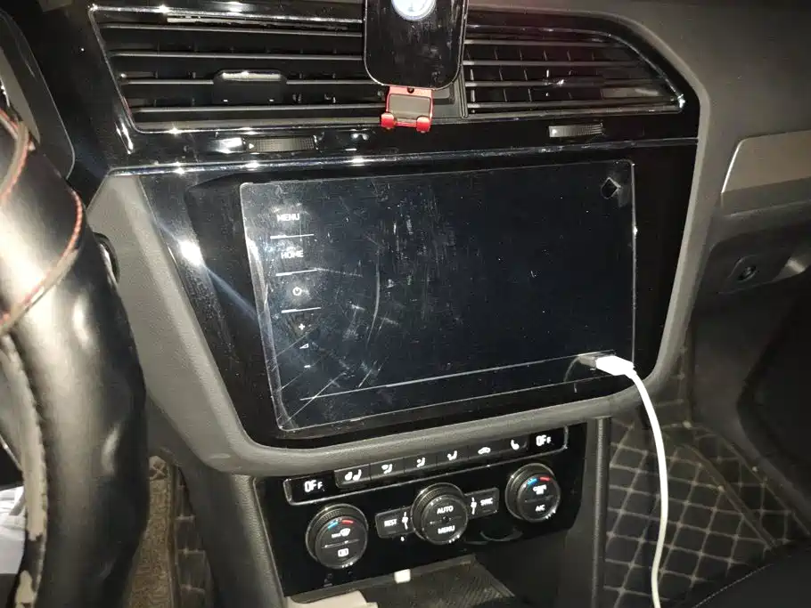 Volkswagen Tiguan L — миниатюра 13