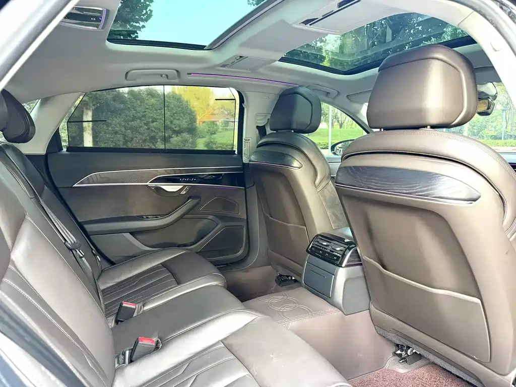 Audi A8 — миниатюра 6