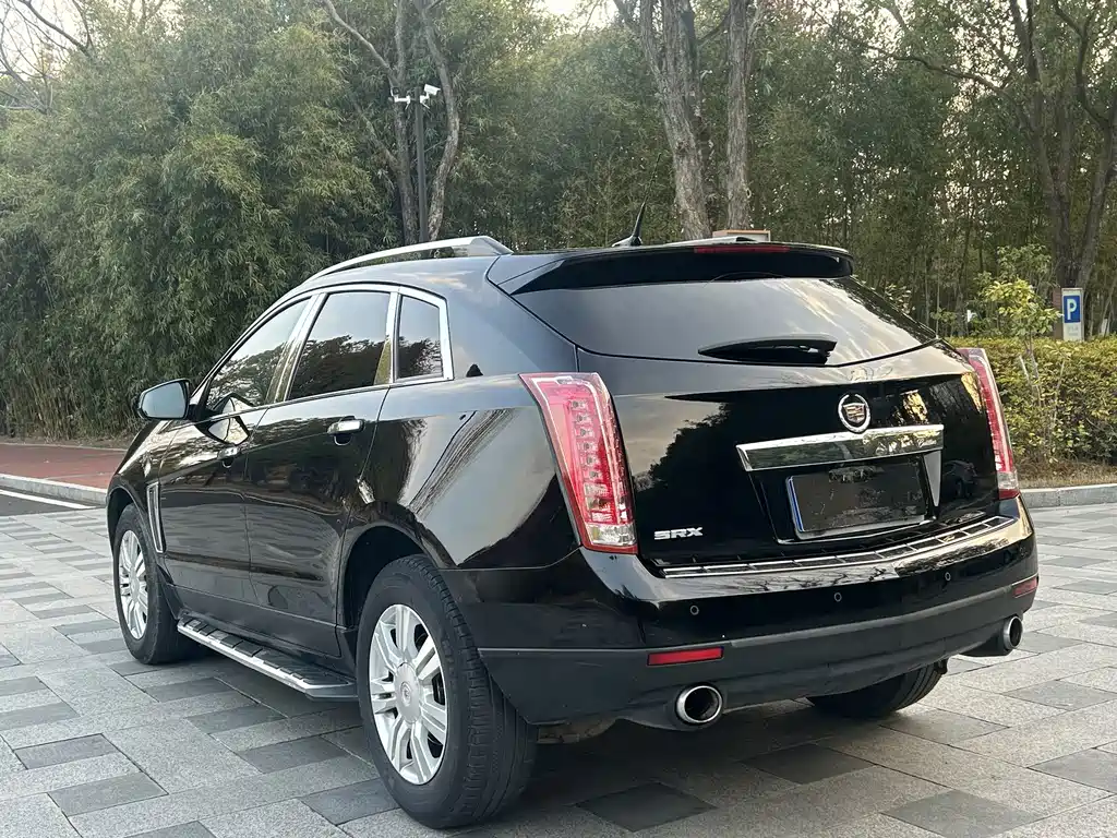 Cadillac SRX — миниатюра 7