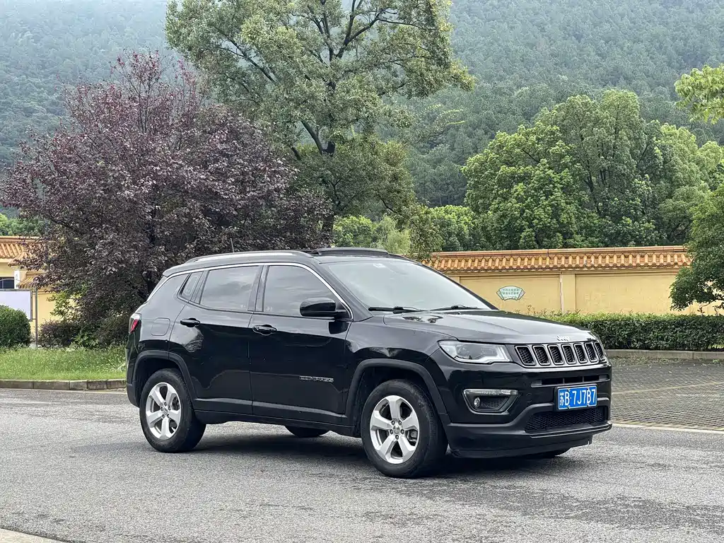 Jeep Compass — миниатюра 5