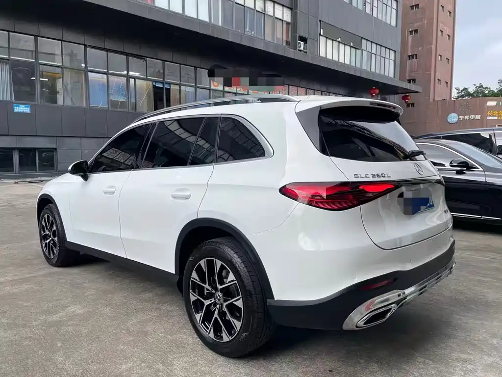 Mercedes-Benz GLC 2023 GLC 260 L 4MATIC 5 мест