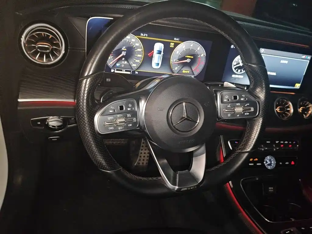 Mercedes-Benz E-Class (Import) — миниатюра 3