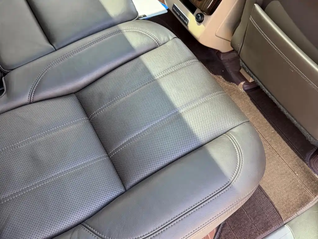 Land Rover Range Rover — миниатюра 13
