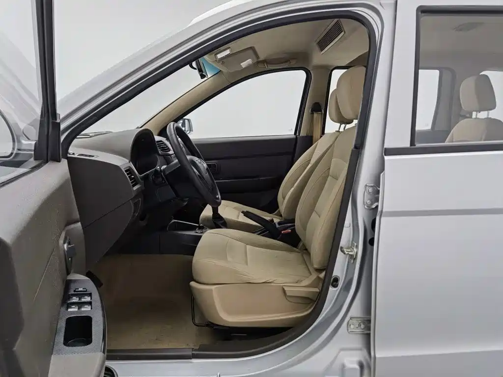 Wuling Hongguang — миниатюра 10