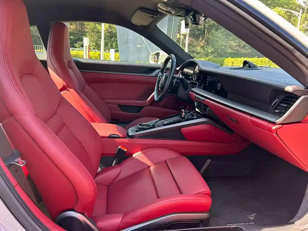 Porsche 911 2023 Carrera 3.0T