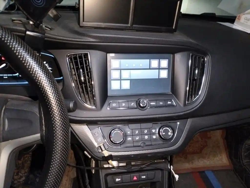 Roewe 360 — миниатюра 9
