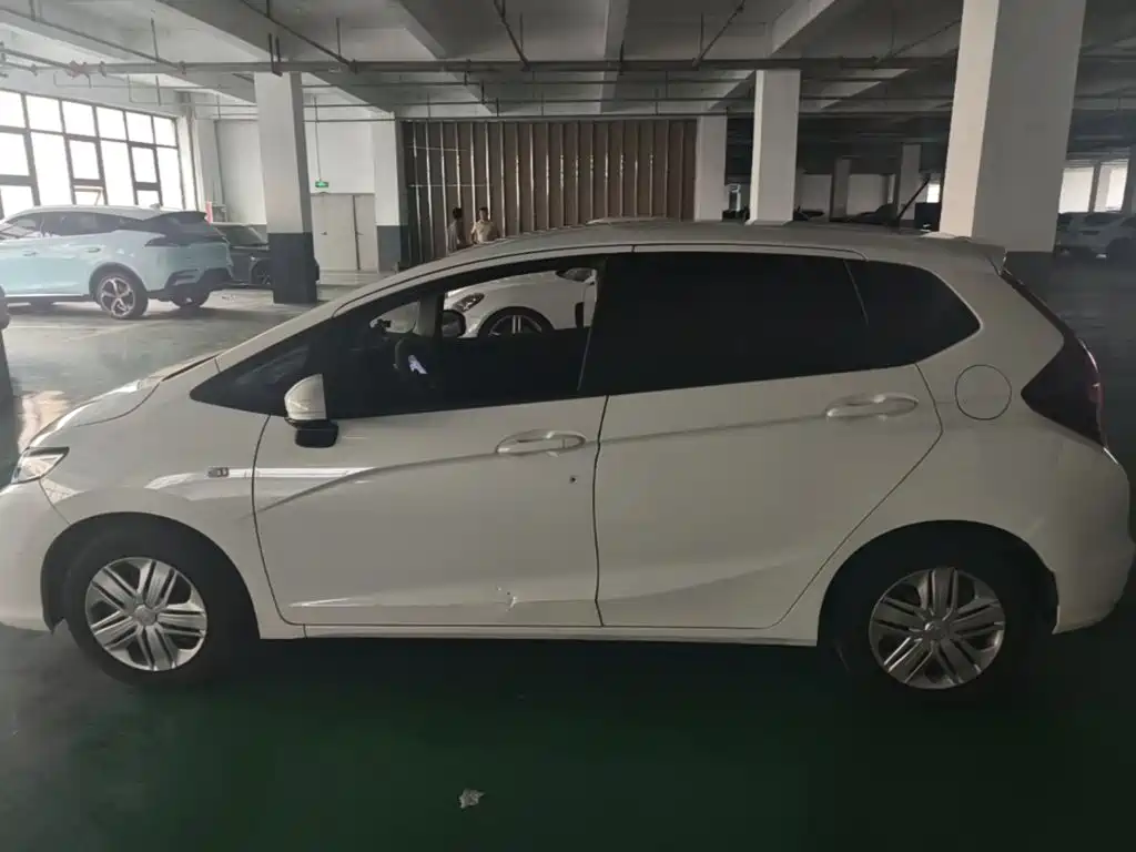 Honda Fit — миниатюра 25