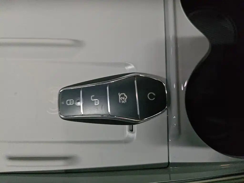 BYD Sealion 05 EV — миниатюра 9