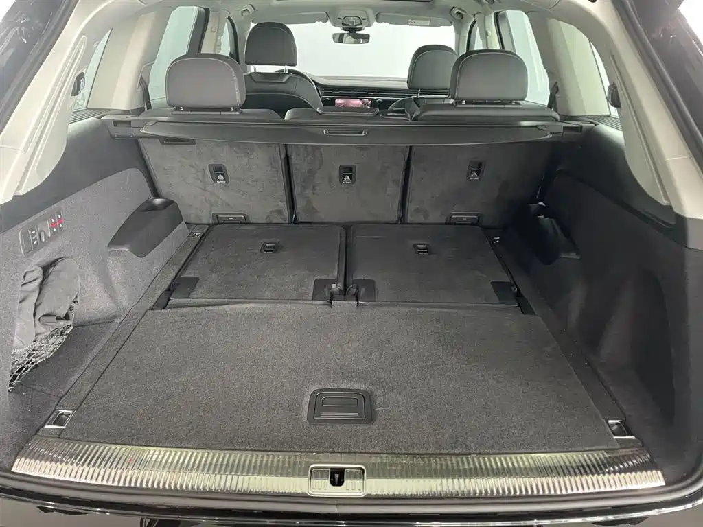Audi Q7 2025 55 TFSI quattro S line Sport