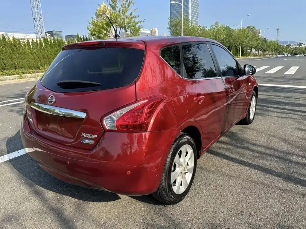 Nissan Tiida — миниатюра 8