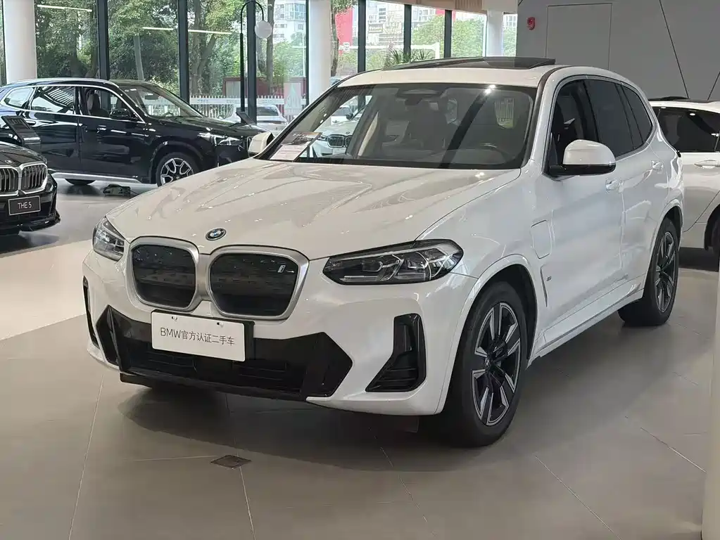 BMW iX3