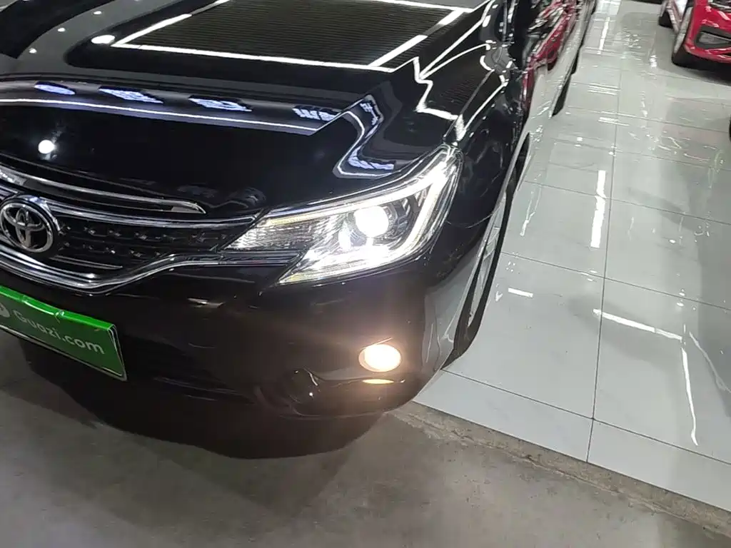 Toyota Reiz — миниатюра 3