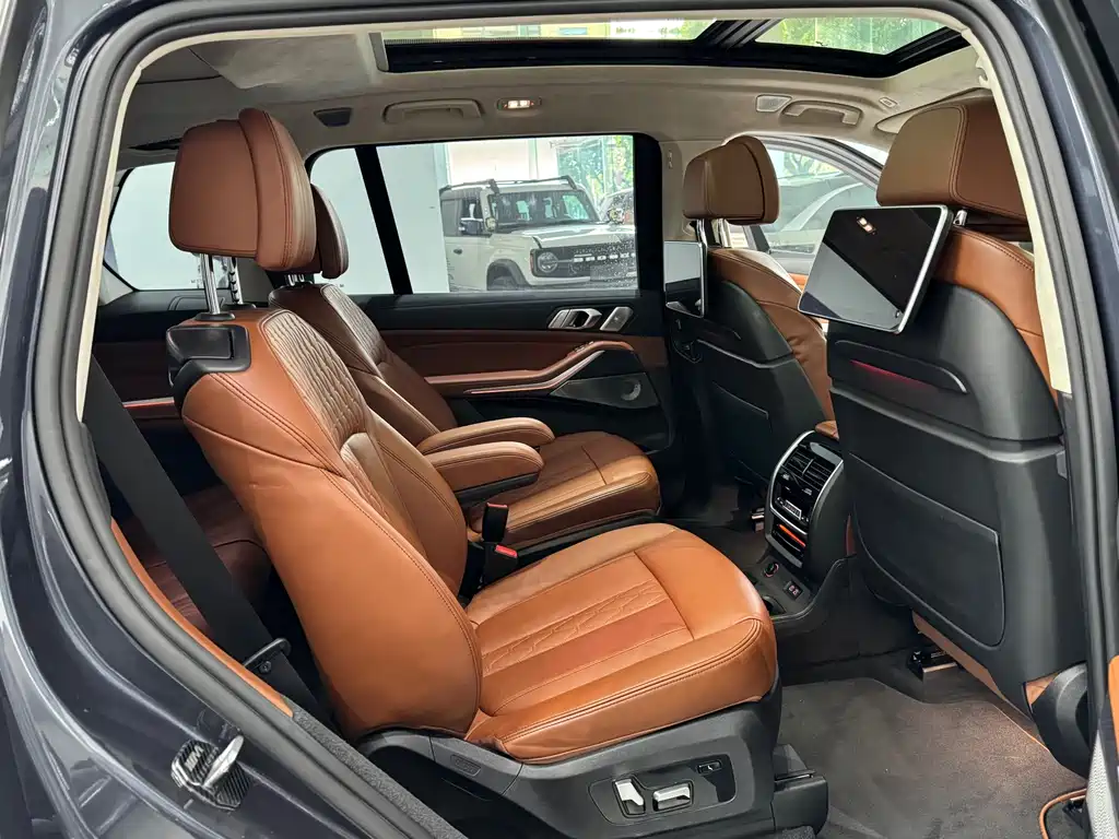 BMW X7 — миниатюра 14