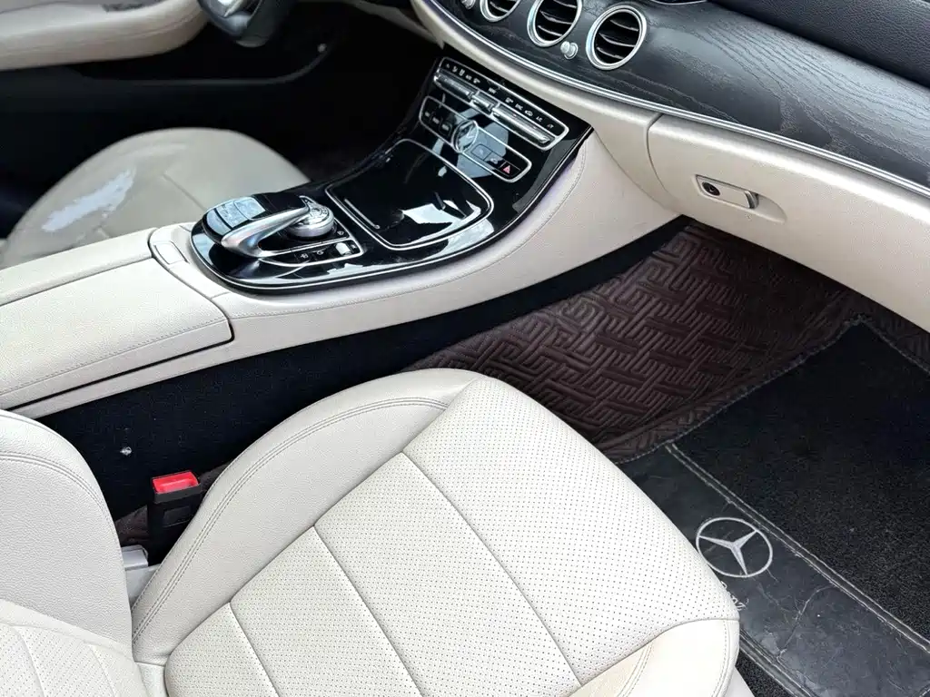 Mercedes-Benz E-Class — миниатюра 4