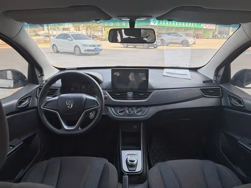 Baojun 310W — миниатюра 6