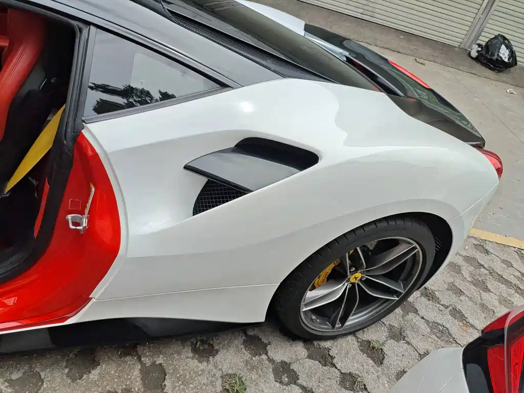 Ferrari 488 — миниатюра 7