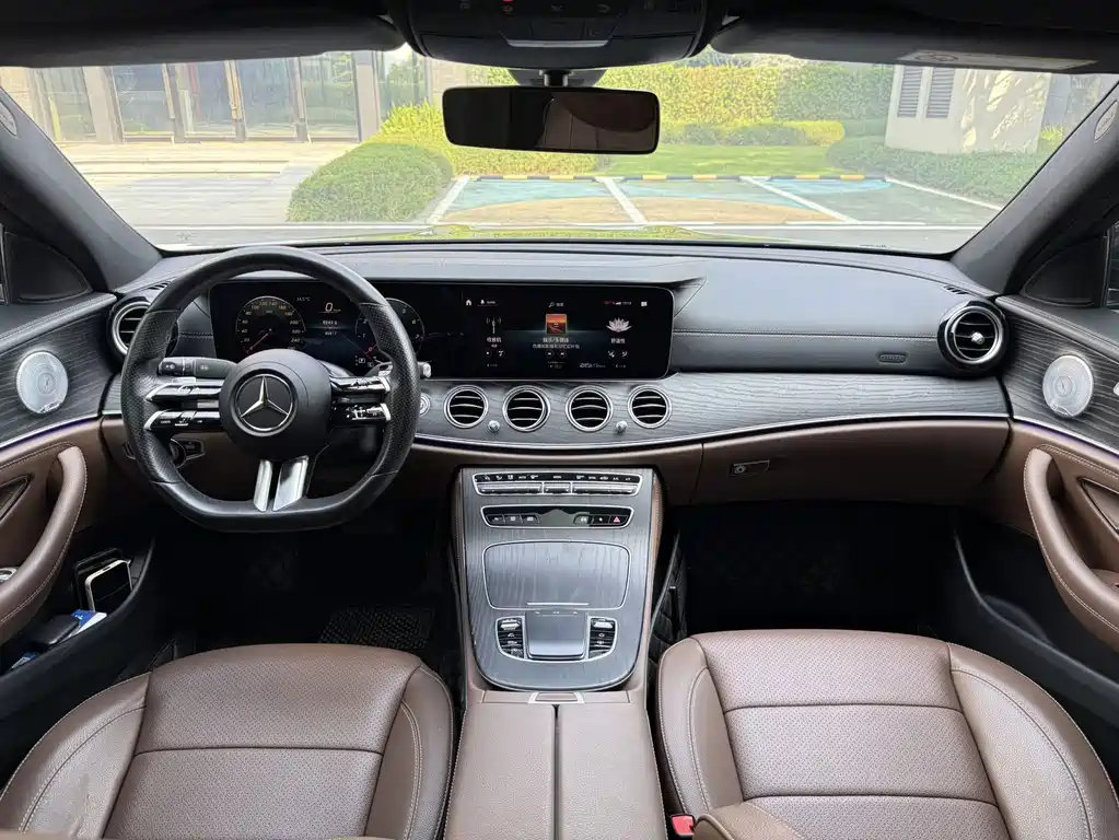 Mercedes-Benz E-Class — миниатюра 6