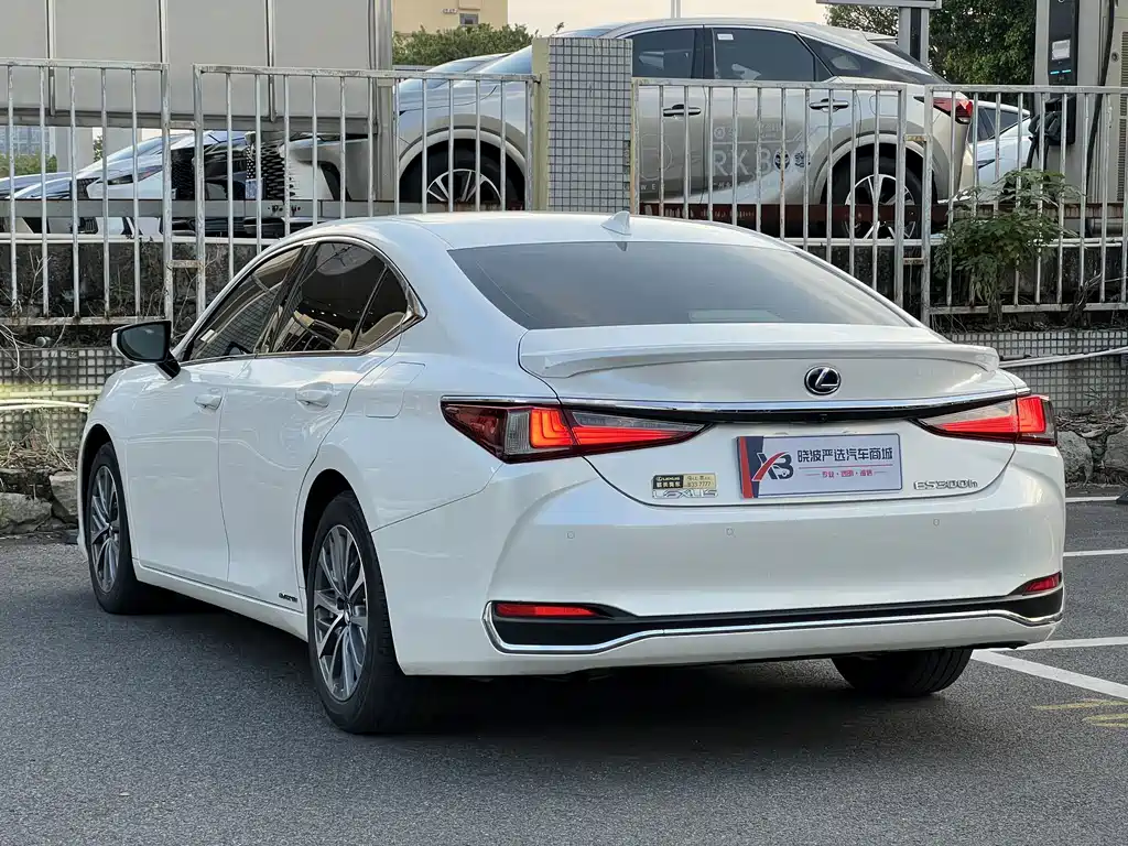 Lexus ES — миниатюра 4