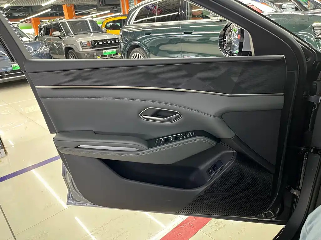 BYD Qin L — миниатюра 14