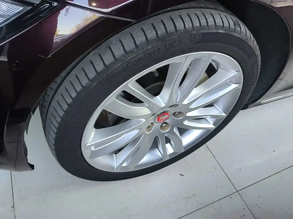 Jaguar XFL — миниатюра 22