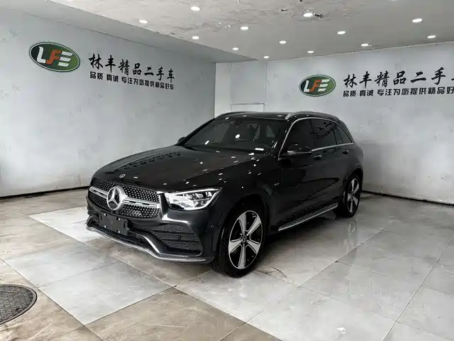 MERCEDES-BENZ GLC
