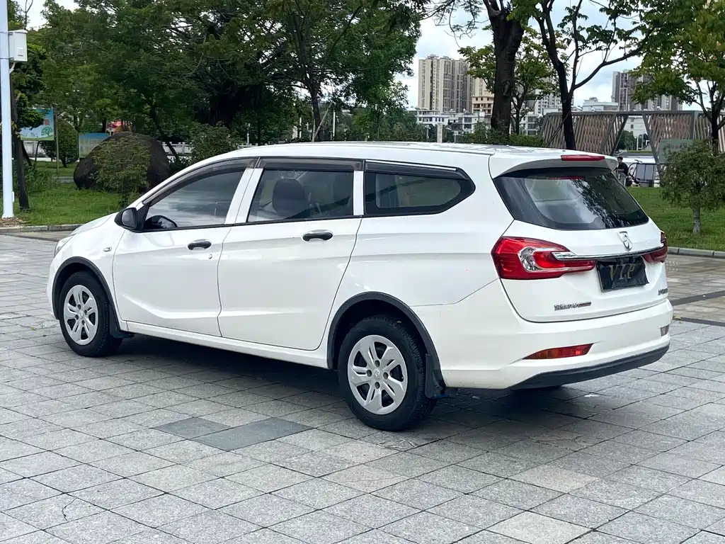 Baojun 310W — миниатюра 6