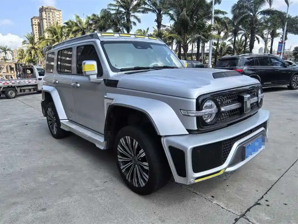 TANK CO CREATION TANK 300