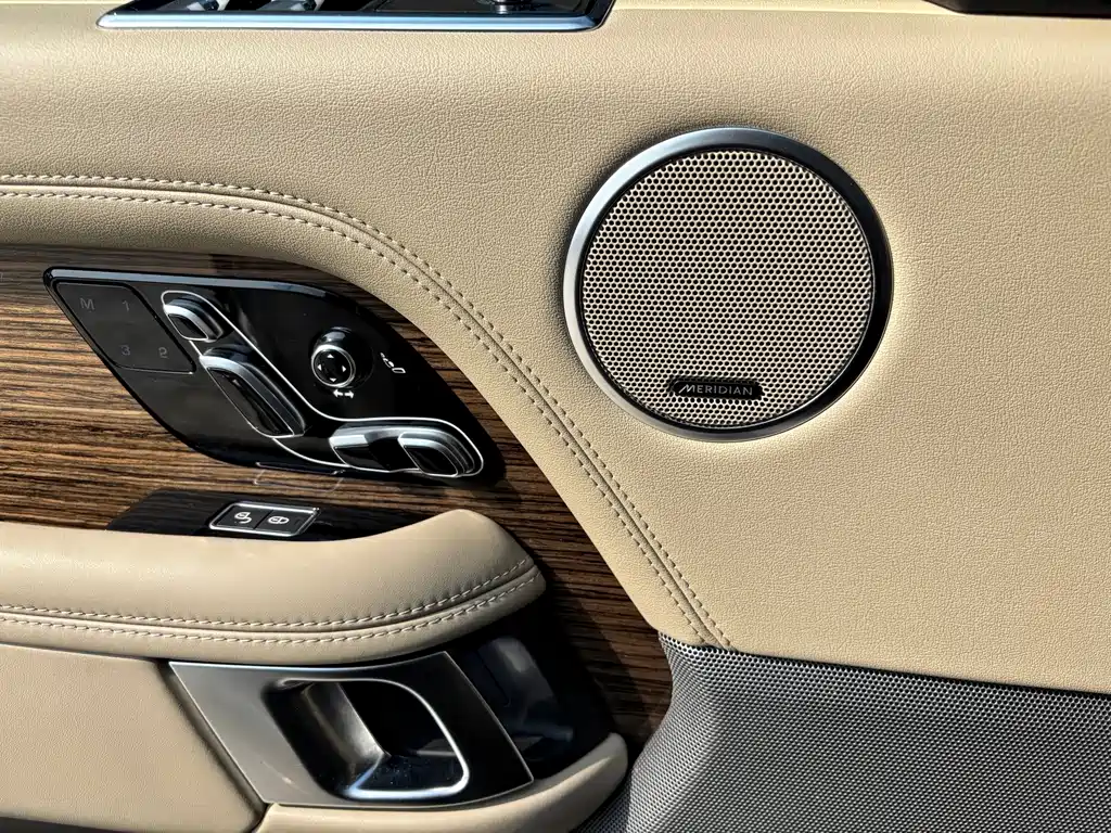 Land Rover Range Rover — миниатюра 12