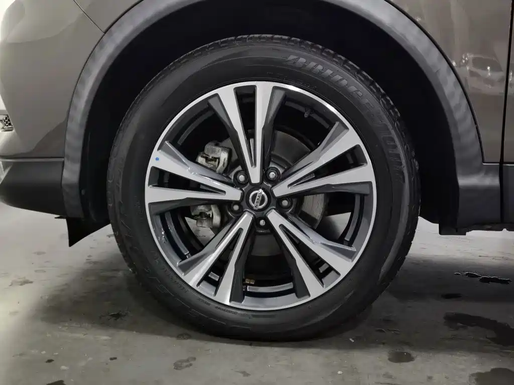 Nissan Qashqai — миниатюра 17