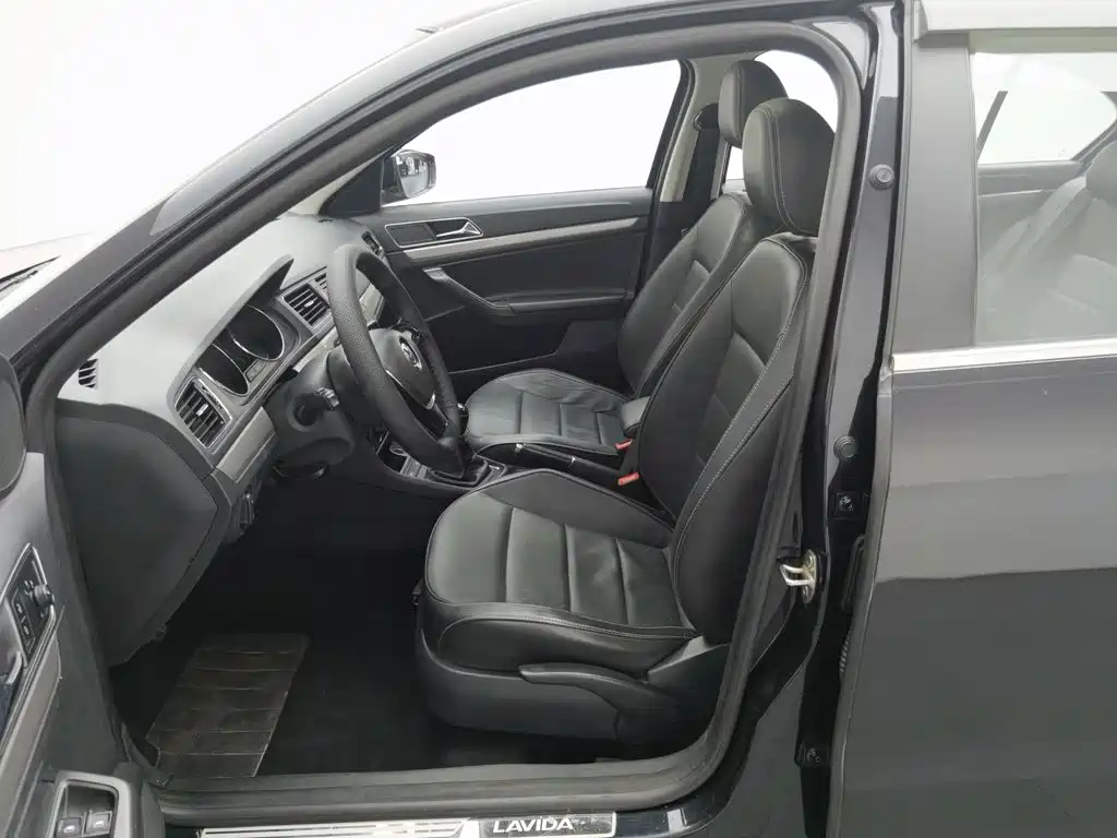 Volkswagen Lavida — миниатюра 10