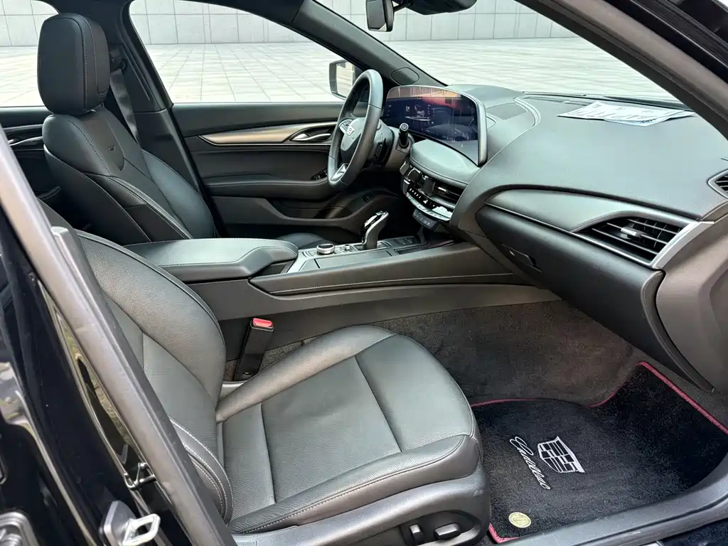 Cadillac CT5 — миниатюра 8