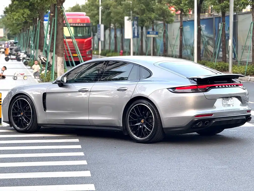 Porsche Panamera — миниатюра 9