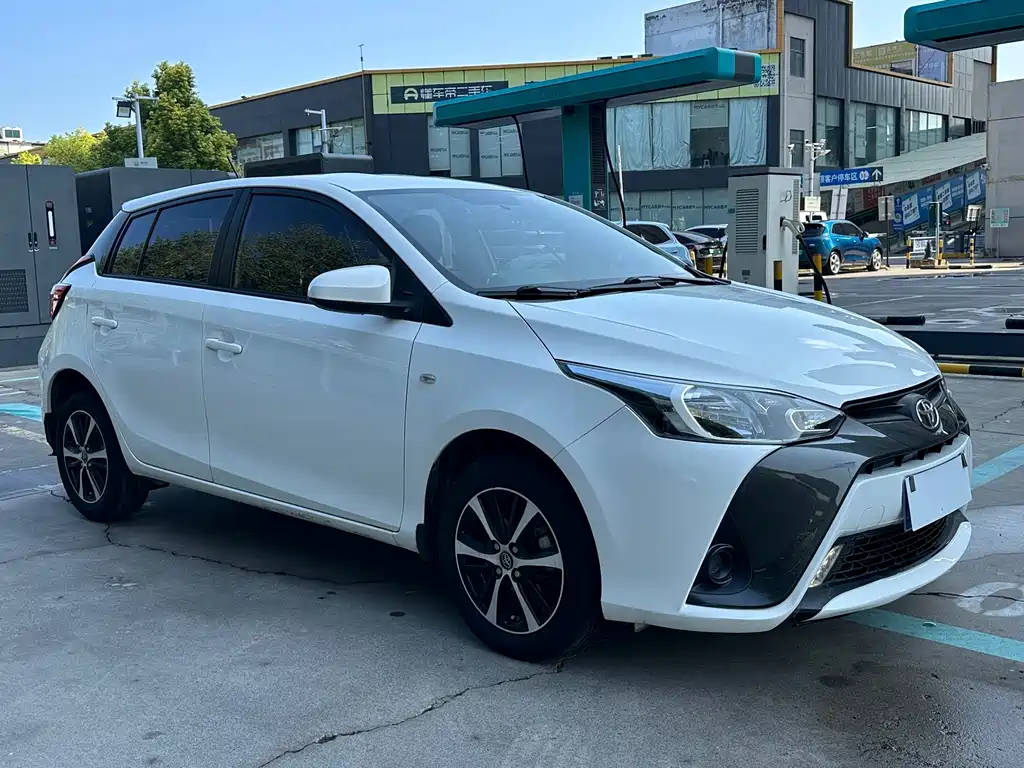Toyota Yaris L — миниатюра 3