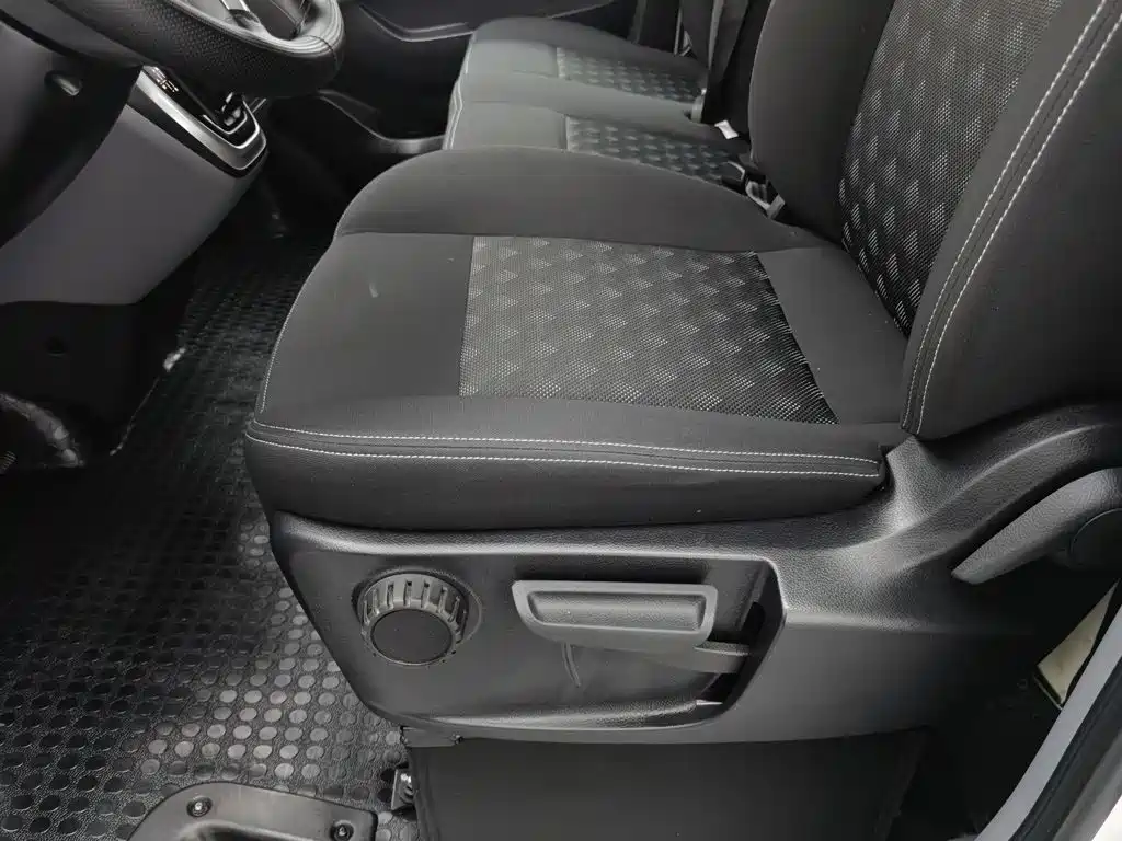 MAXUS V80 — миниатюра 20
