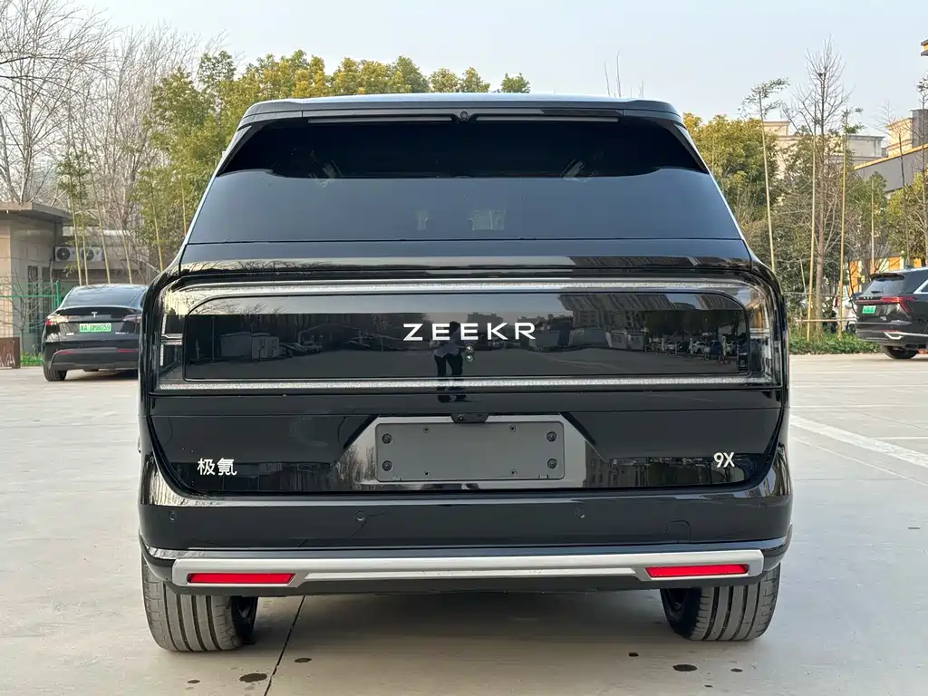 Zeekr 9X 2025 Hyper 70kWh мест