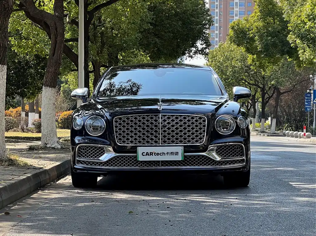 Bentley Flying Spur PHEV — миниатюра 2