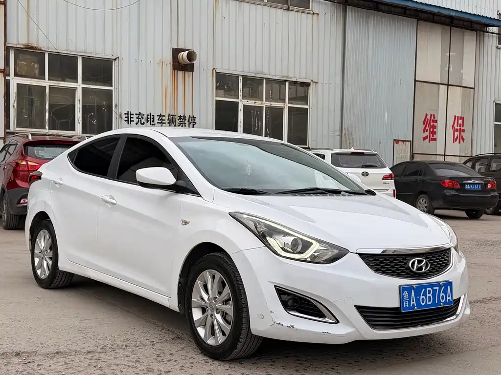 Hyundai Elantra 2016 1.6L AT